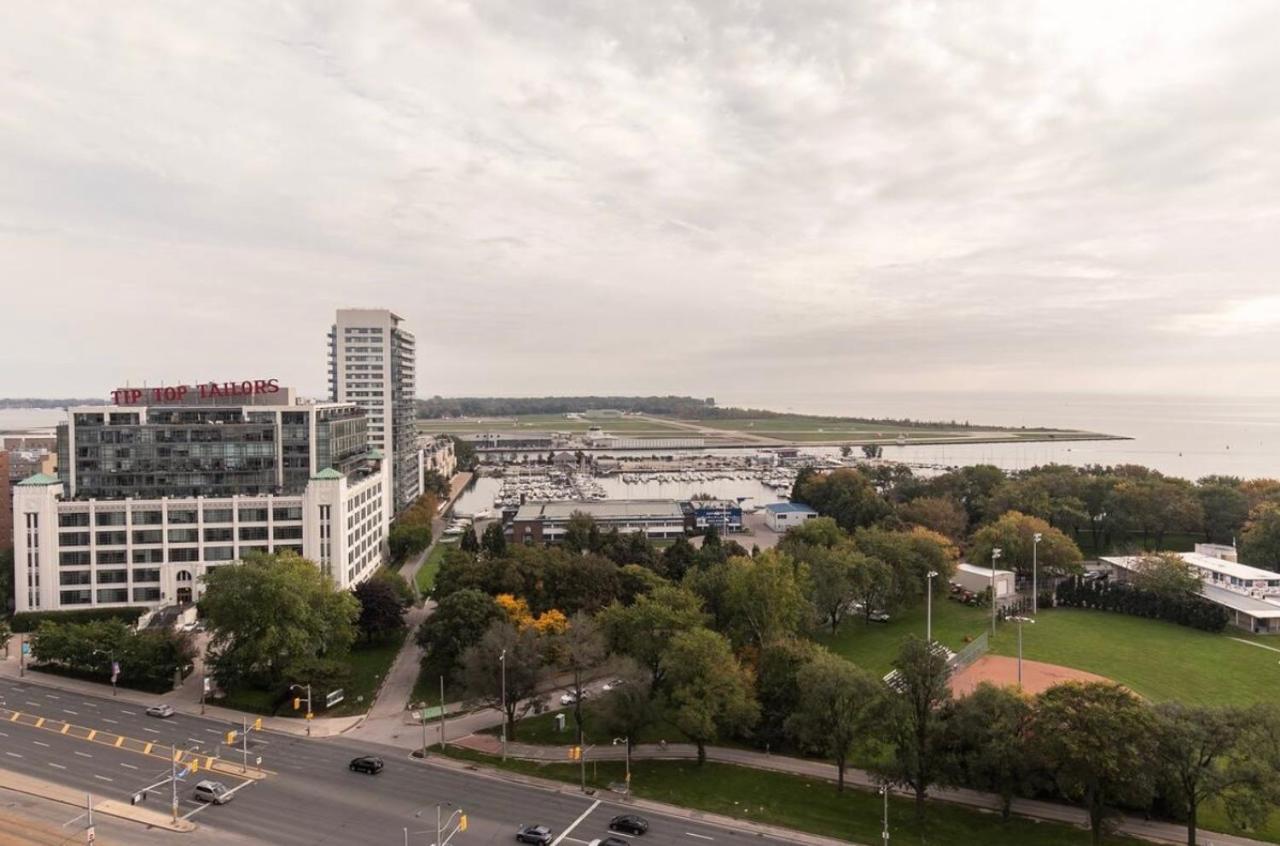 Downtown Toronto+Free Parking+Cn Tower View Appartamento Esterno foto